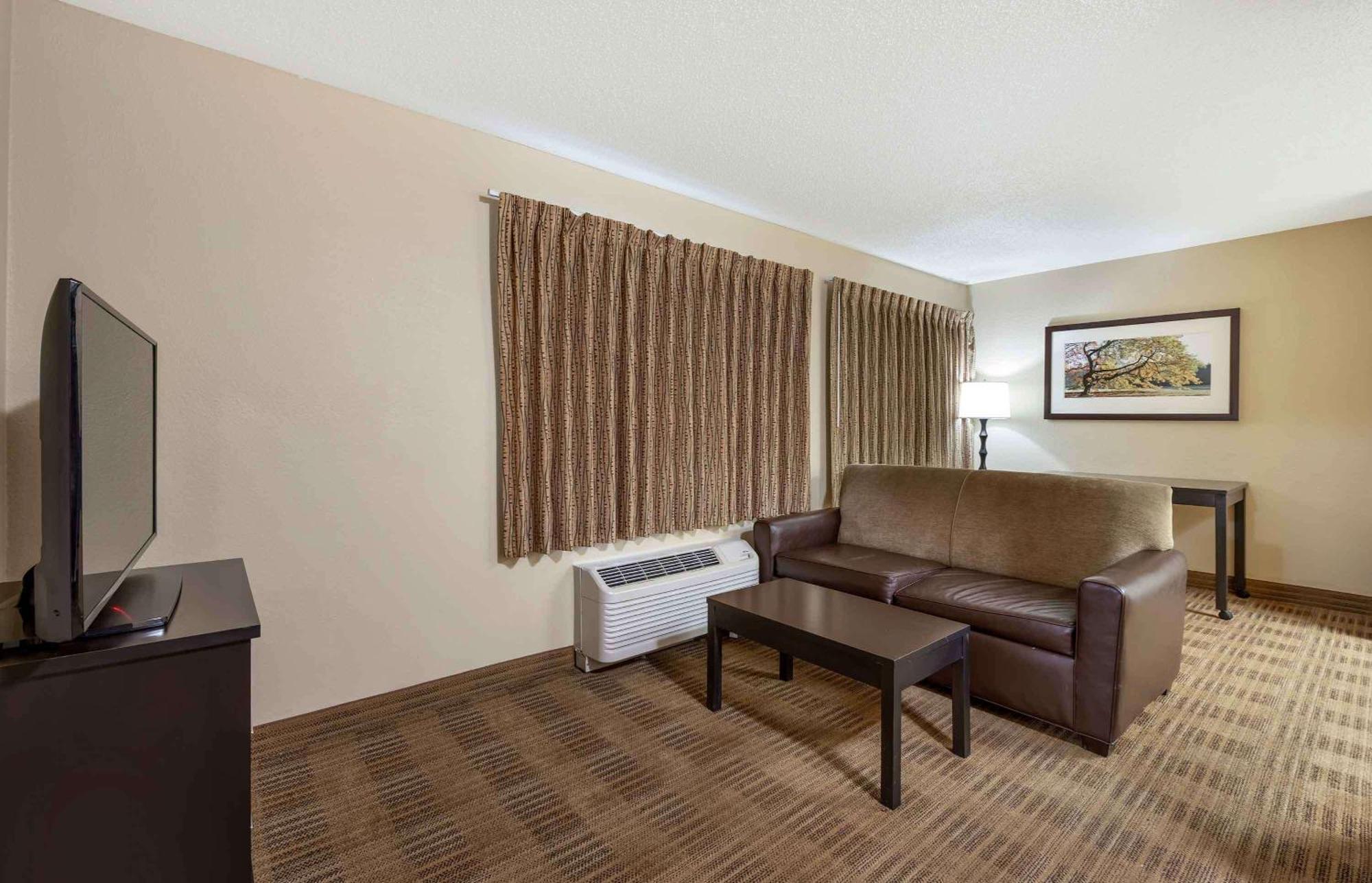 Extended Stay America Select Suites - Orlando - Lake Mary - 1040 Greenwood Blvd Exterior photo