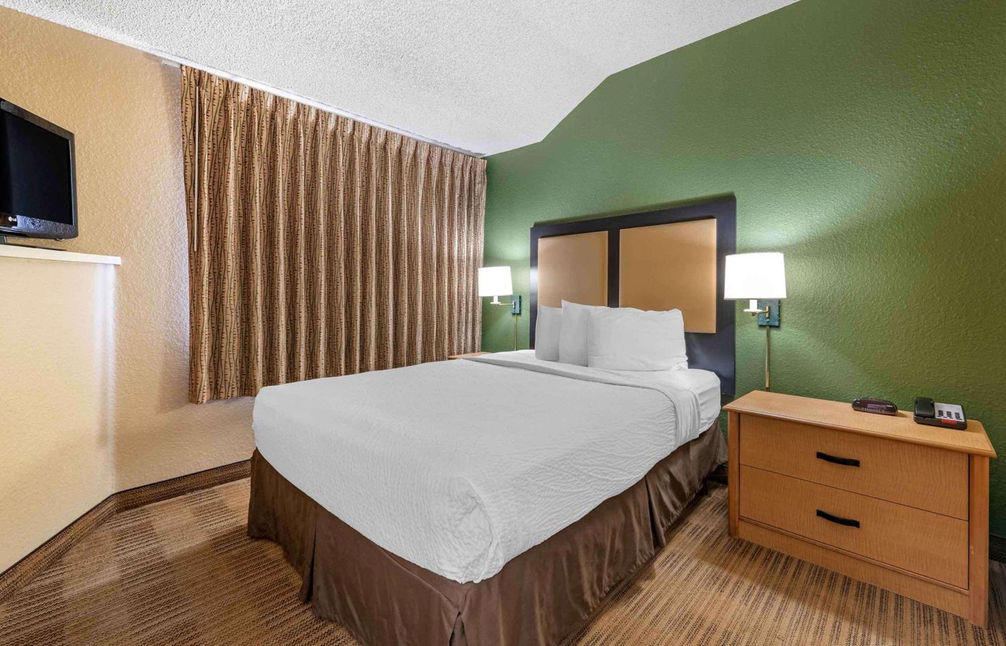 Extended Stay America Select Suites - Orlando - Lake Mary - 1040 Greenwood Blvd Exterior photo