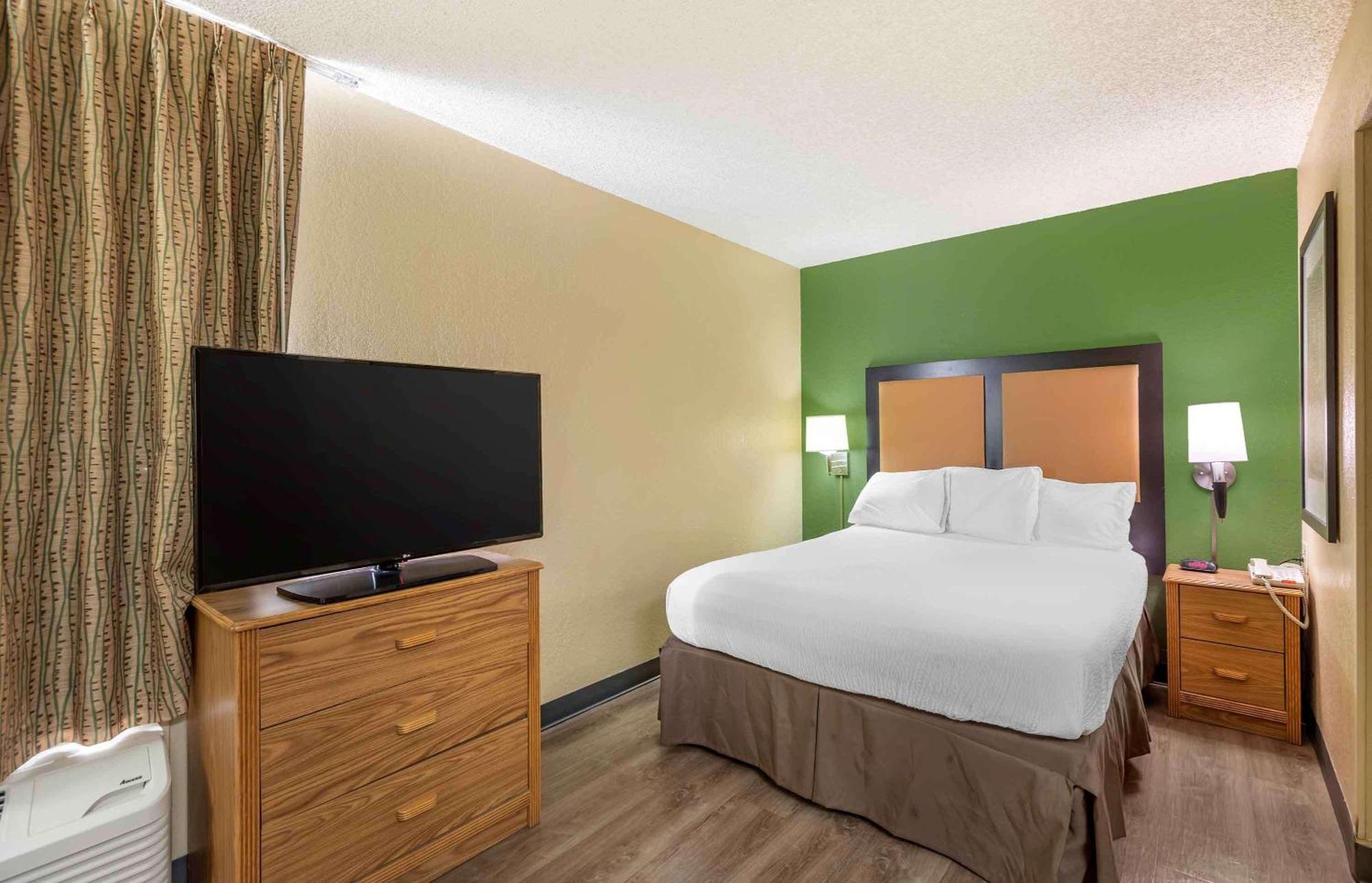 Extended Stay America Select Suites - Orlando - Lake Mary - 1040 Greenwood Blvd Exterior photo