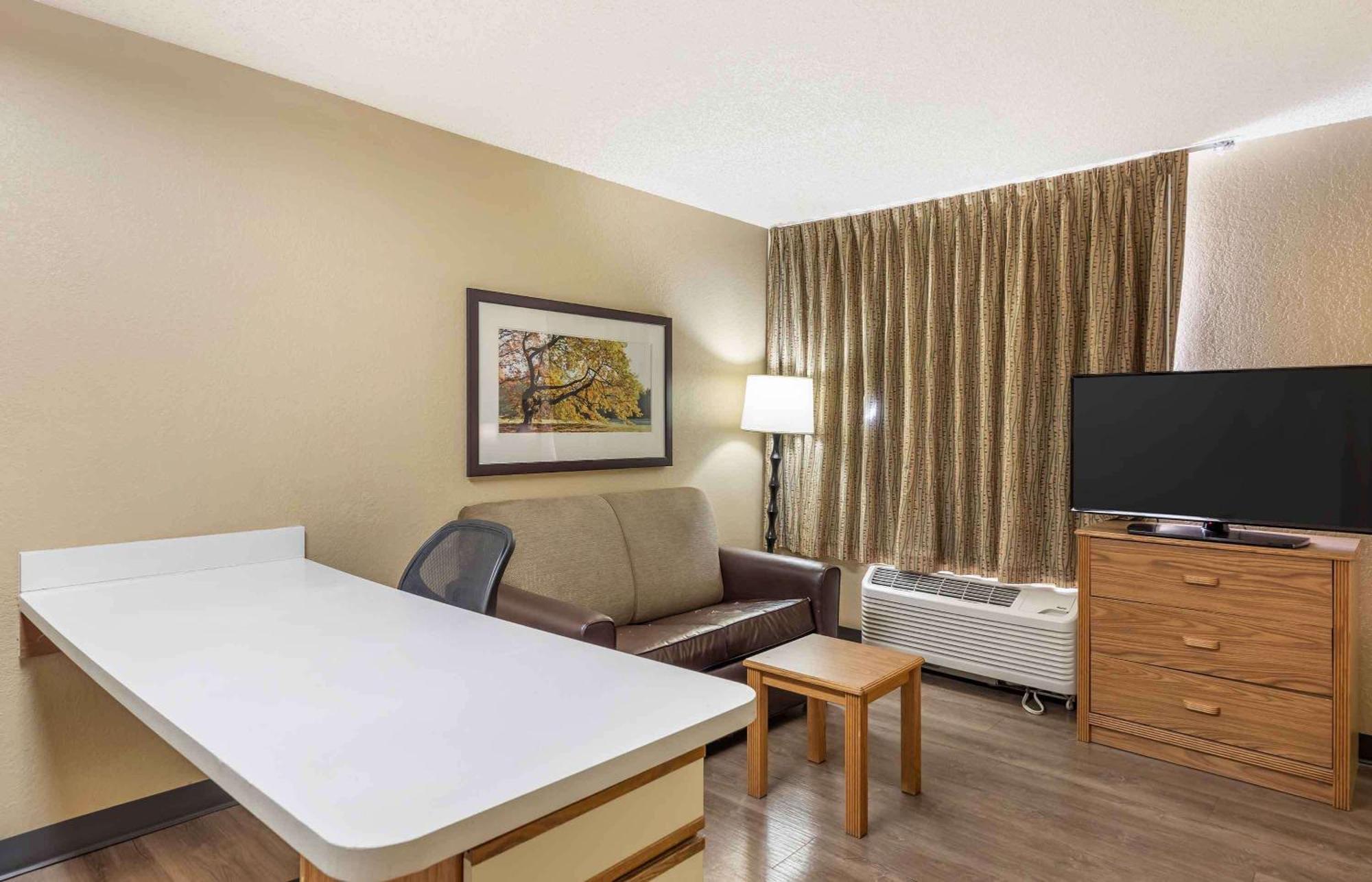 Extended Stay America Select Suites - Orlando - Lake Mary - 1040 Greenwood Blvd Exterior photo